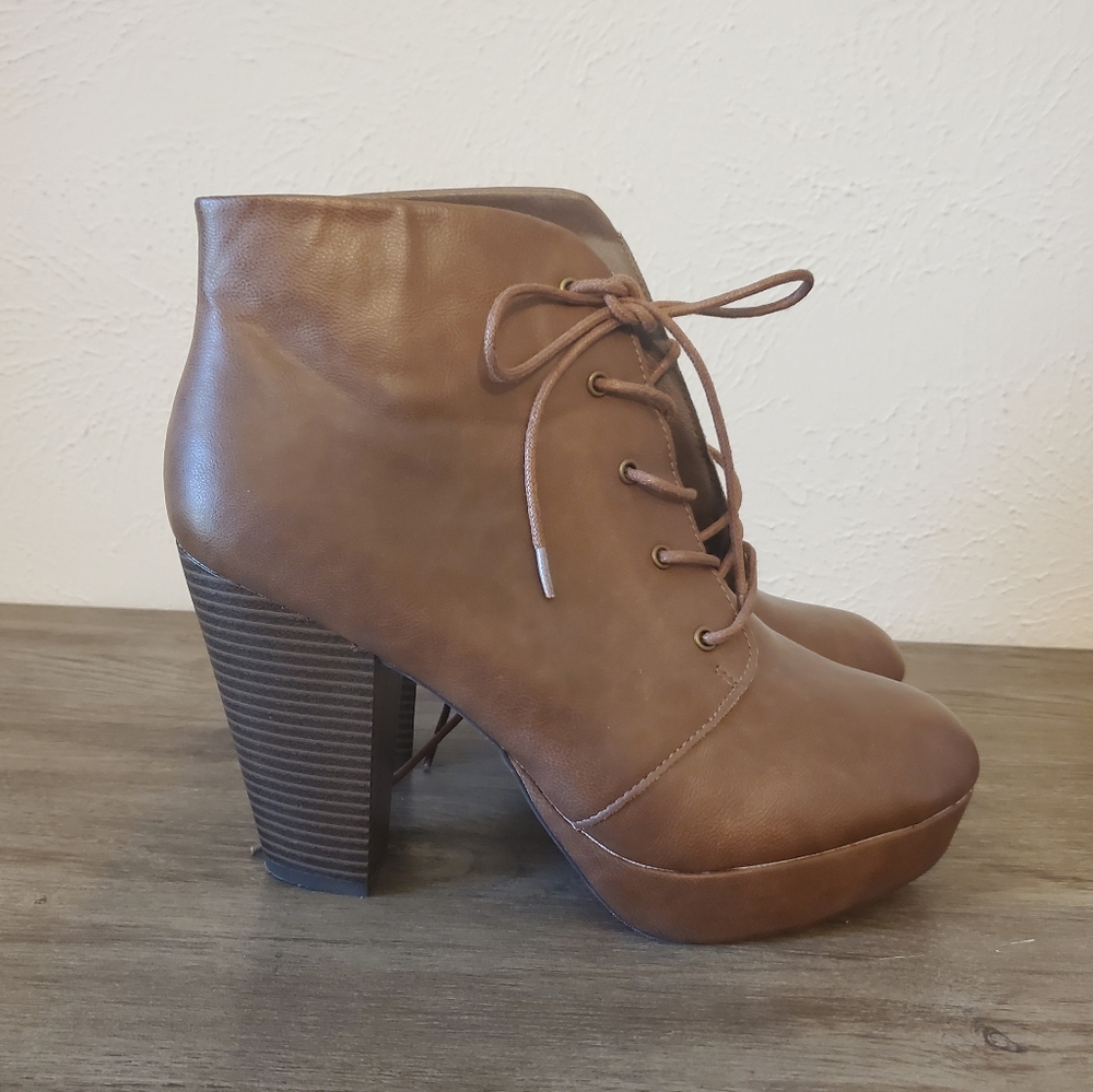 💋2/$30 - Lace Up Platform Heel Brown Faux Leather Booties